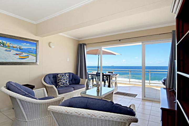 Pebble Beach 3 Lounge